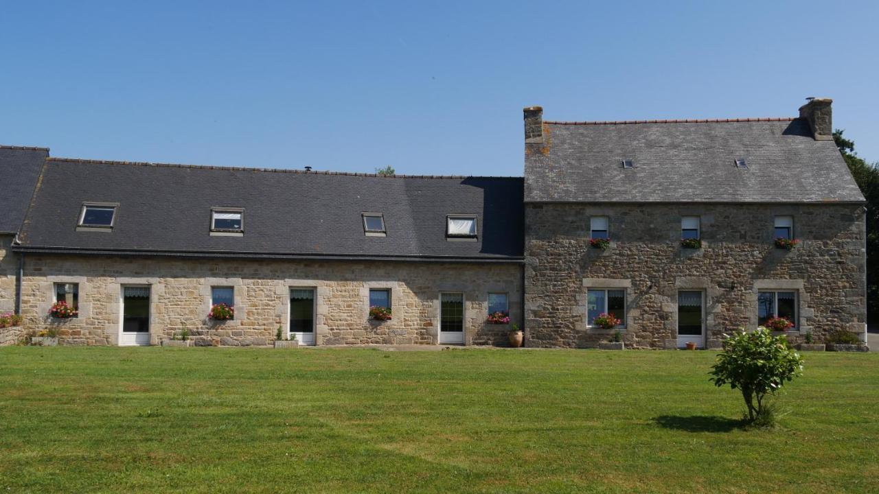 La Ferme Guibel Bed & Breakfast Plouzélambre Dış mekan fotoğraf